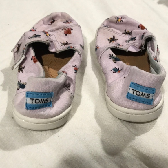 TOMS Bug shoes - Picture 2 of 4